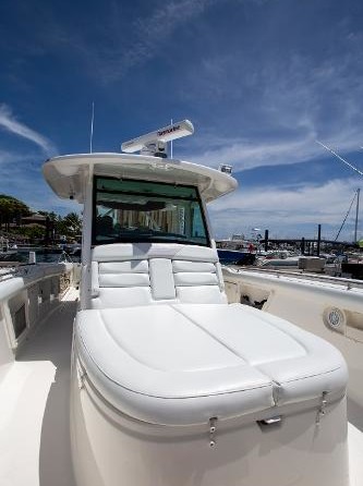 Boston Whaler 370 Outrage
