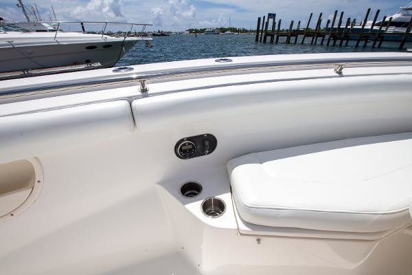 Boston Whaler 370 Outrage