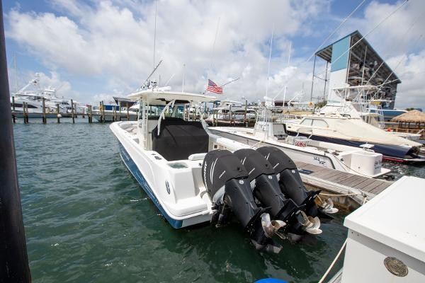 Boston Whaler 370 Outrage