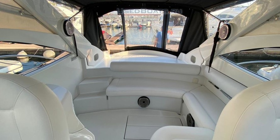 Pershing 37