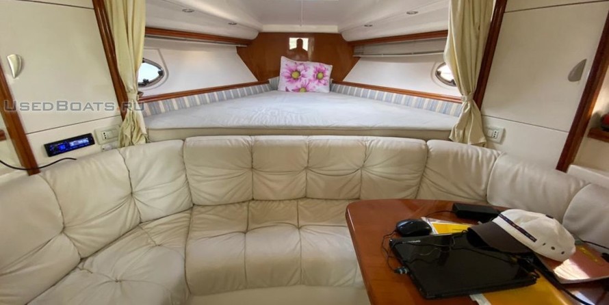 Pershing 37