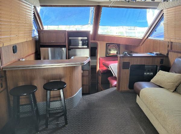 Chris-Craft Commander 44