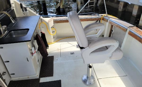 Chris-Craft Commander 44