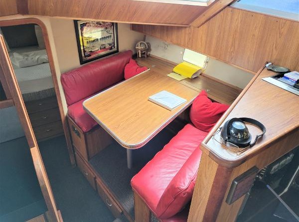 Chris-Craft Commander 44