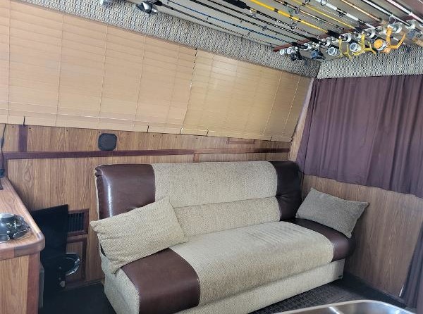 Chris-Craft Commander 44