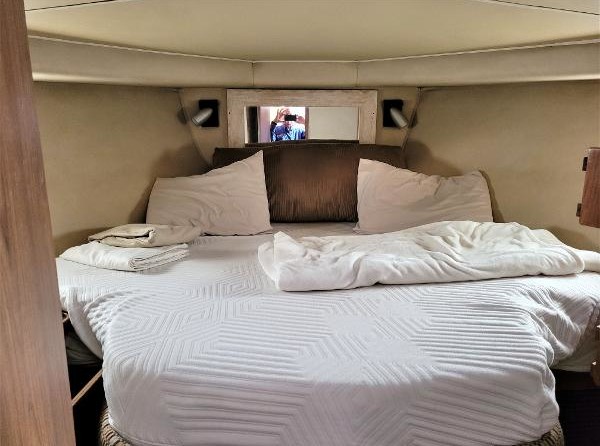 Chris-Craft Commander 44