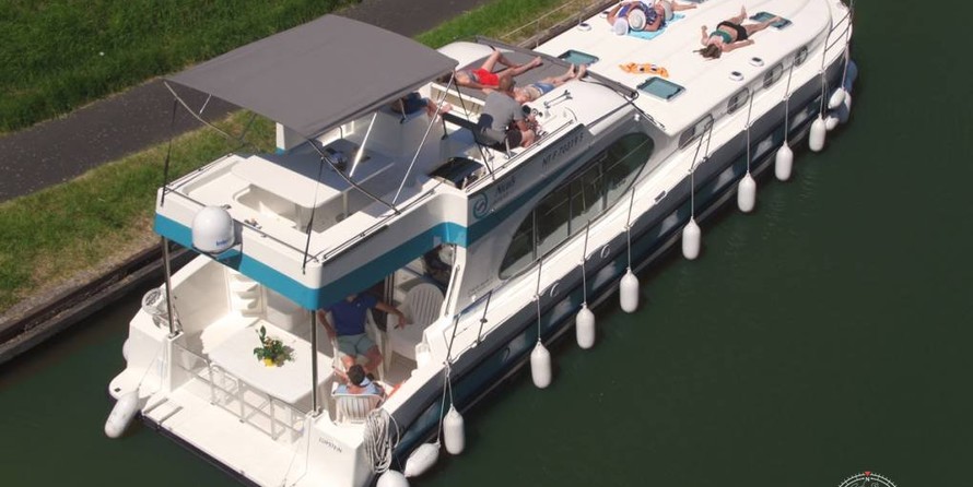 Cantieri estensi goldstar 560 c fly