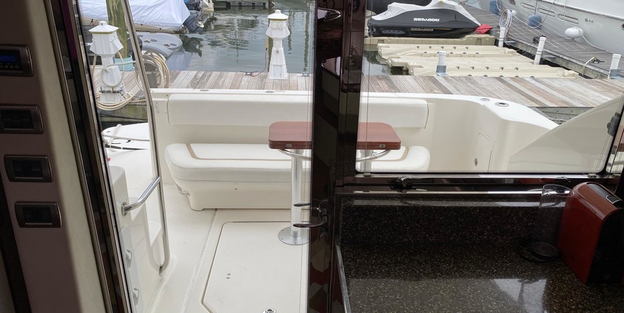 Sea Ray 47 Sedan Bridge