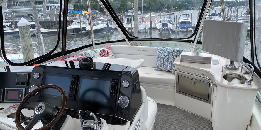 Sea Ray 47 Sedan Bridge