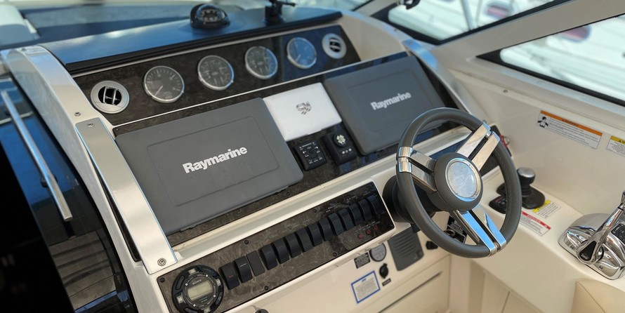 Sea Ray 410 Sundancer