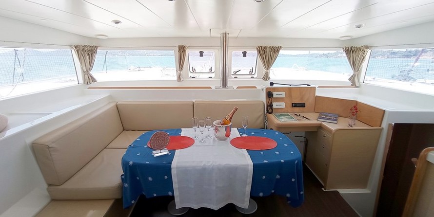 Lagoon 400