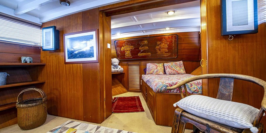 Simpson 12 meter junk rigged