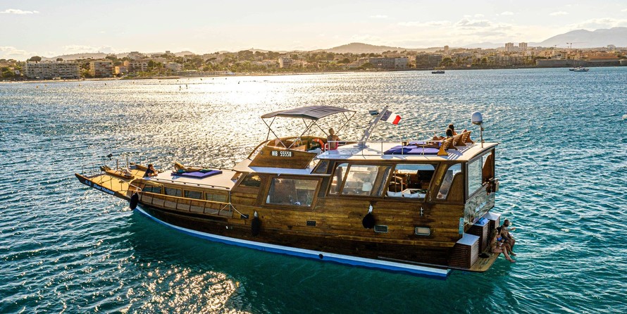 Simpson 12 meter junk rigged