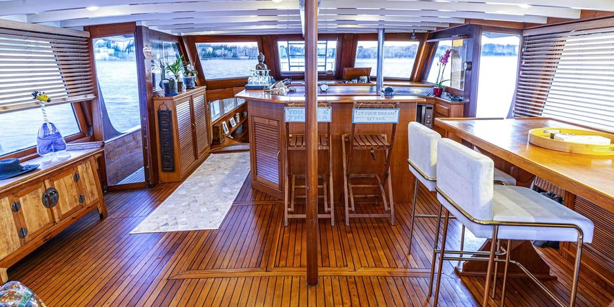 Simpson 12 meter junk rigged