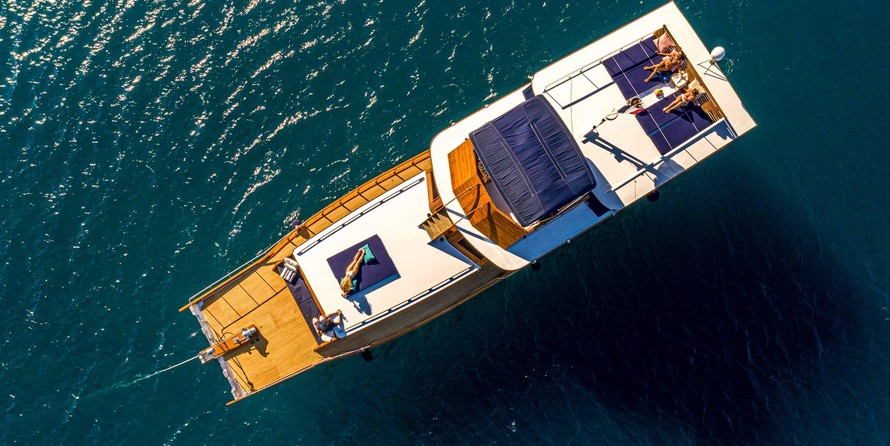 Simpson 12 meter junk rigged