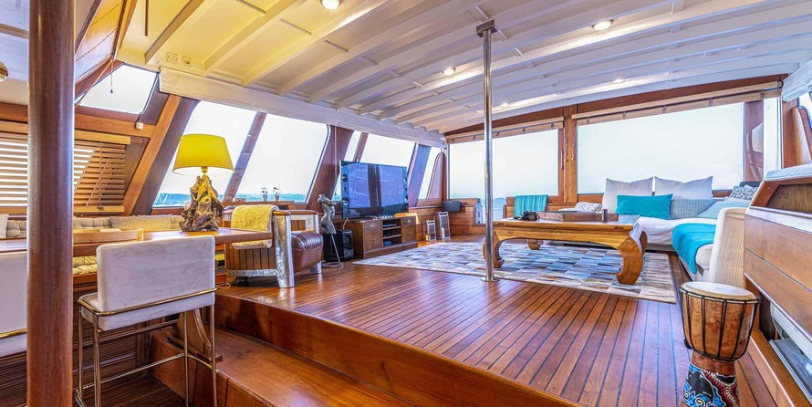 Simpson 12 meter junk rigged