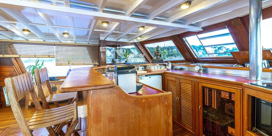 Simpson 12 meter junk rigged