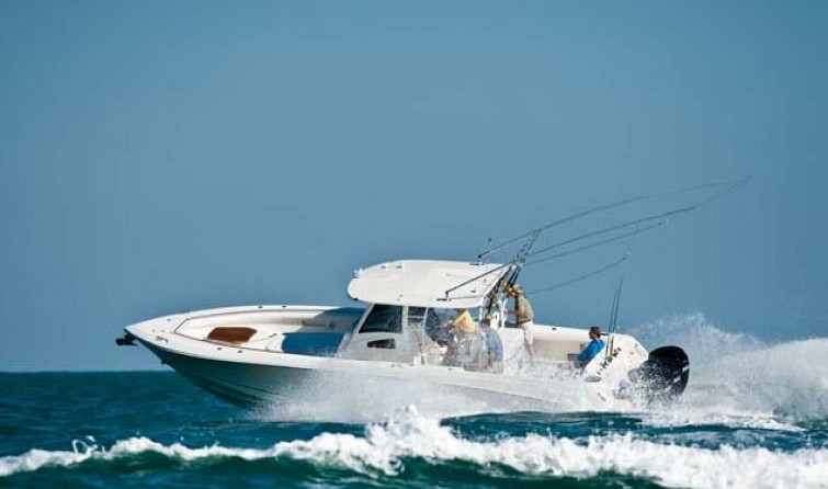 Boston Whaler 380 Outrage