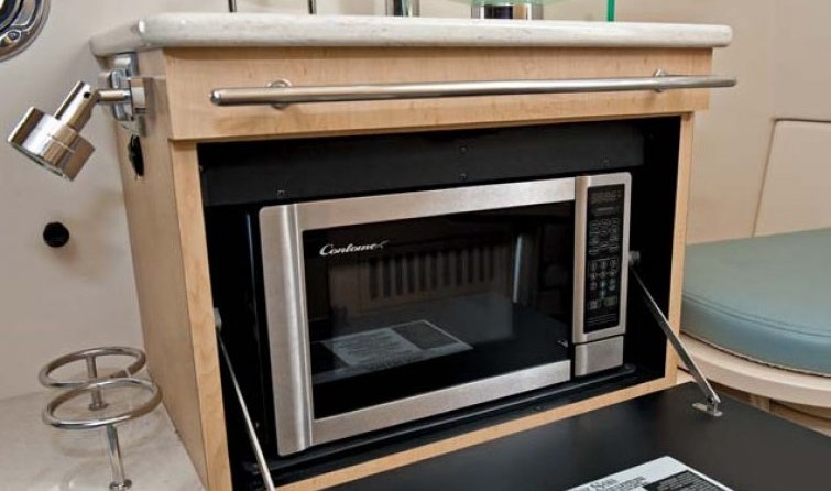 Boston Whaler 380 Outrage