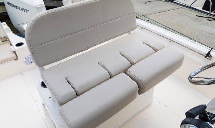 Boston Whaler 210 Montauk