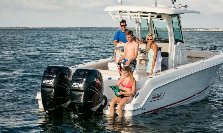 Boston Whaler 250 Outrage