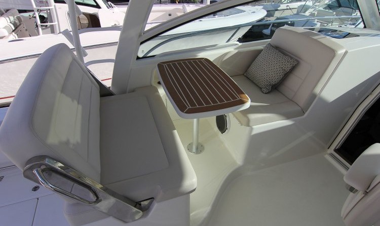 Boston Whaler 345 Conquest
