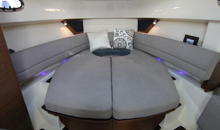 Boston Whaler 345 Conquest