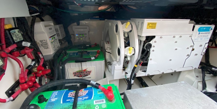 Boston Whaler 420 Outrage