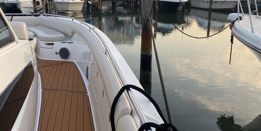 Boston Whaler 420 Outrage