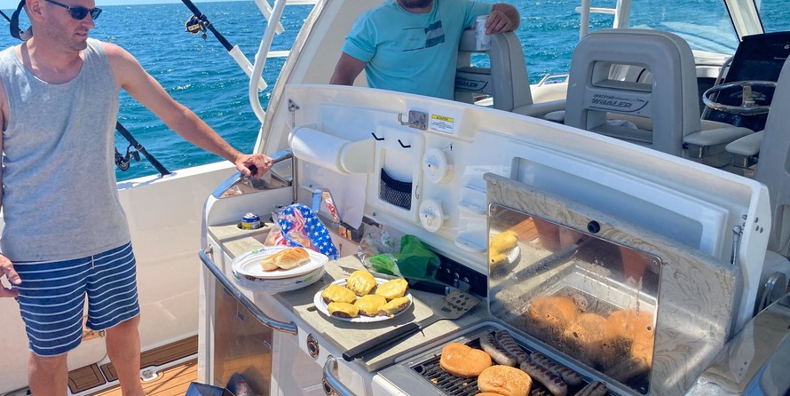 Boston Whaler 420 Outrage