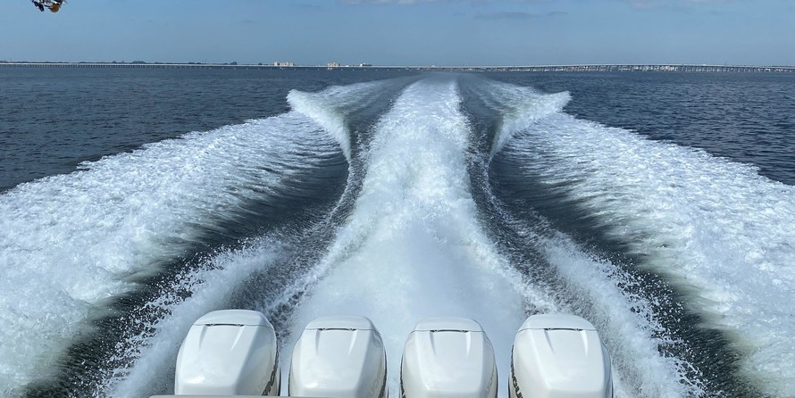 Boston Whaler 420 Outrage