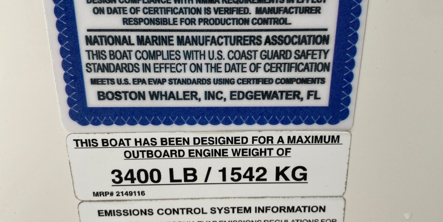 Boston Whaler 420 Outrage