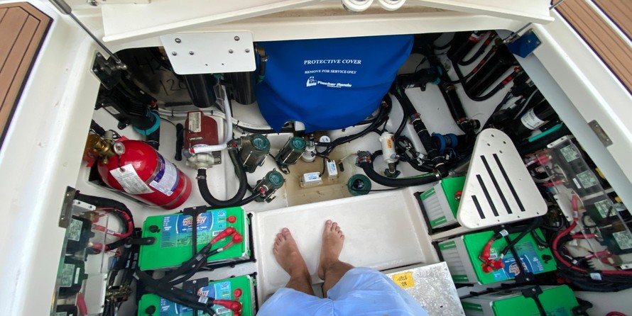 Boston Whaler 420 Outrage