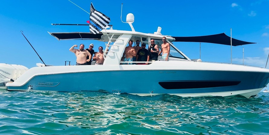 Boston Whaler 420 Outrage