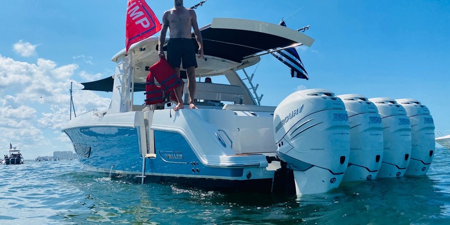 Boston Whaler 420 Outrage