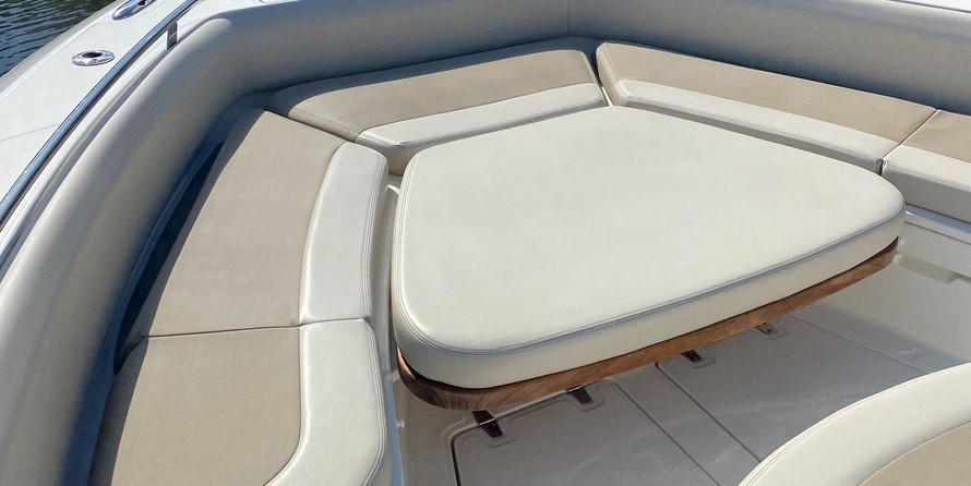 Boston Whaler 420 Outrage