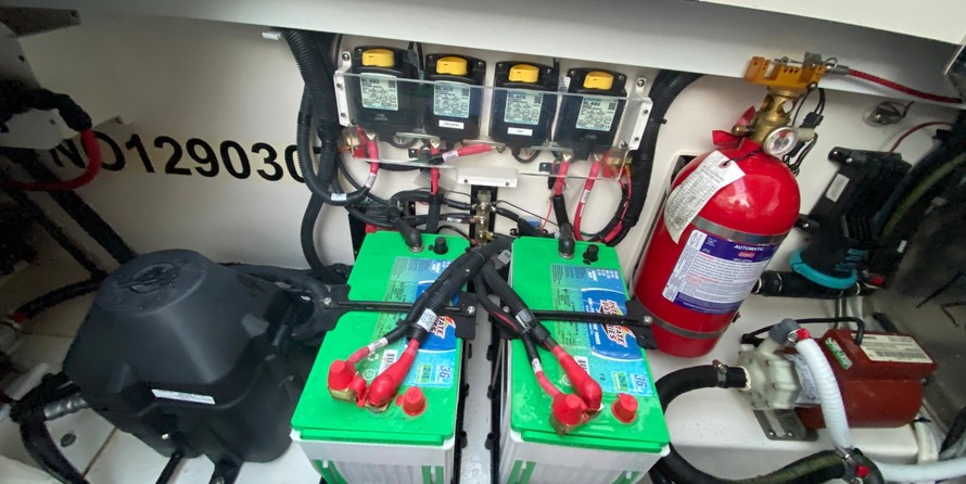 Boston Whaler 420 Outrage