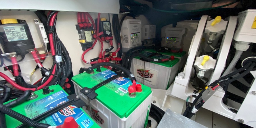 Boston Whaler 420 Outrage