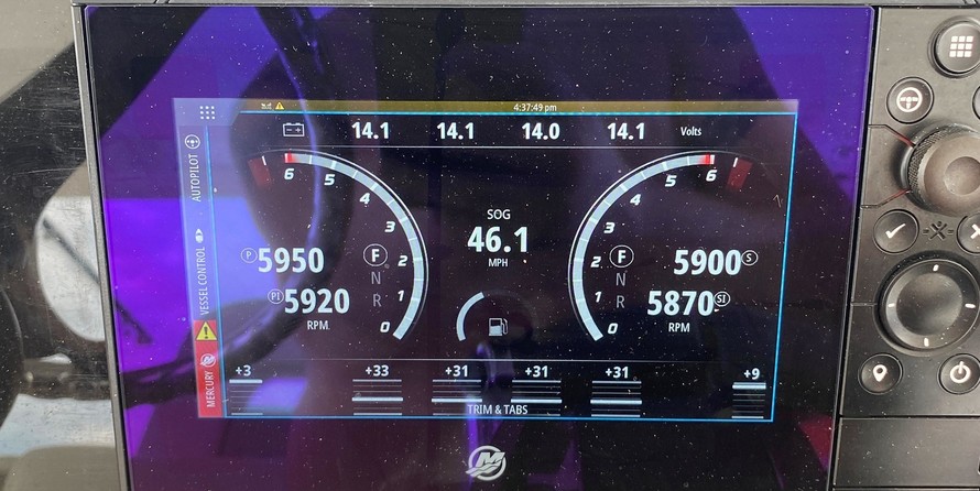 Boston Whaler 420 Outrage