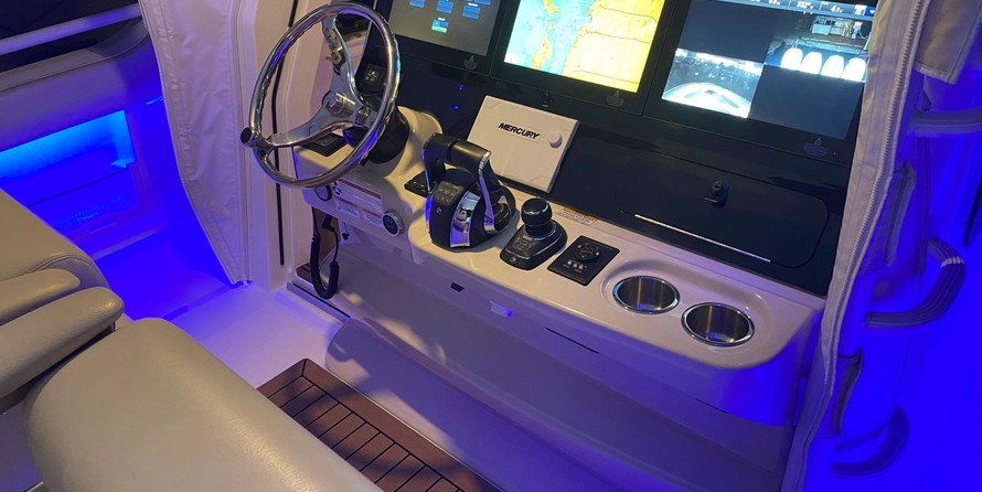 Boston Whaler 420 Outrage