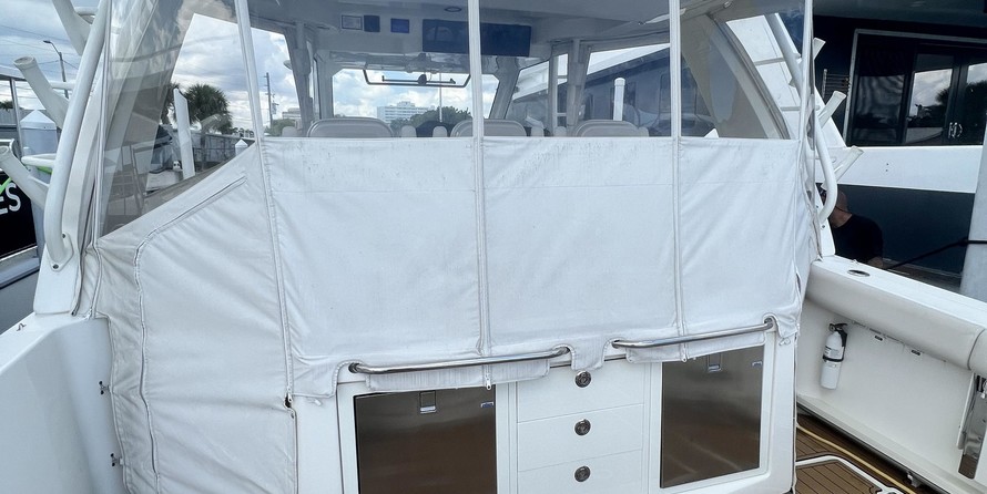 Boston Whaler 420 Outrage