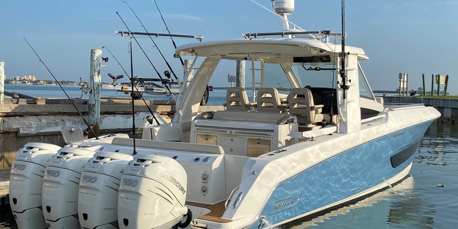Boston Whaler 420 Outrage