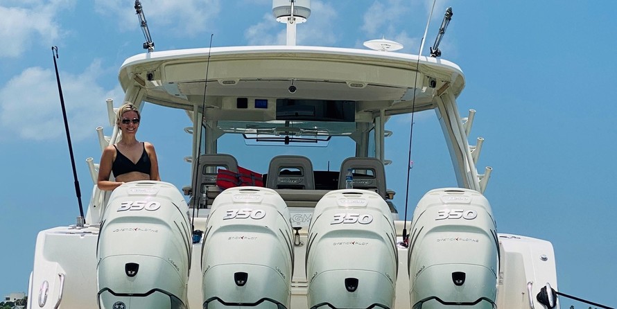 Boston Whaler 420 Outrage