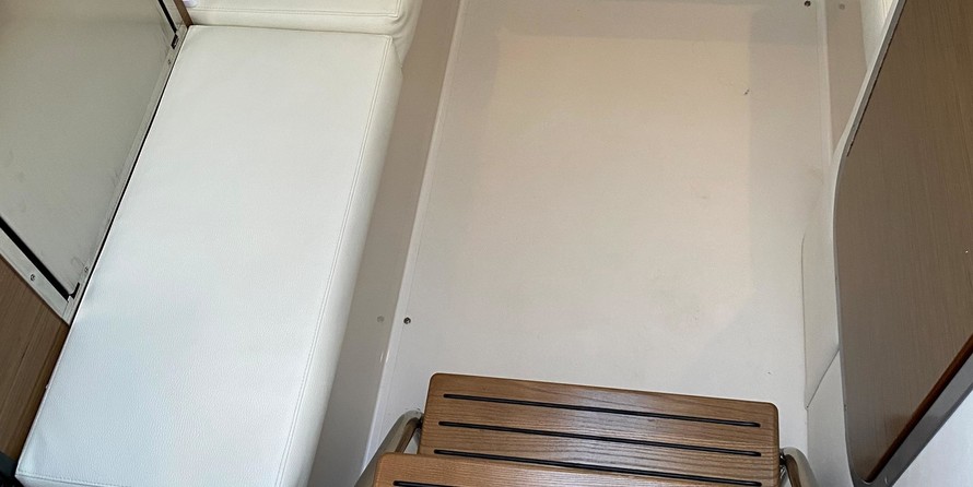 Cruisers Yachts 338 Bow Rider