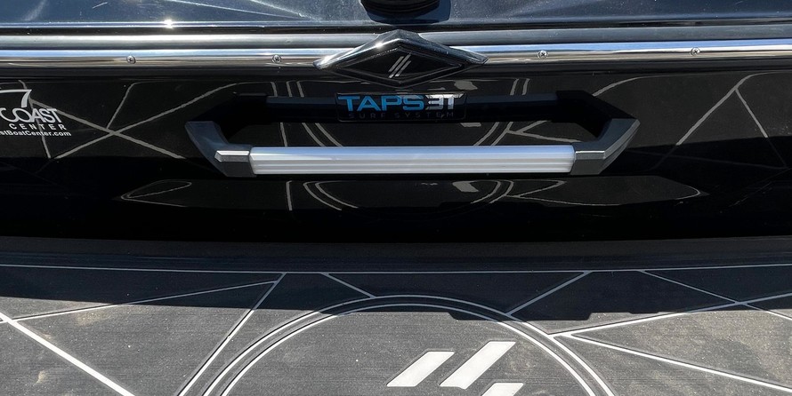 ATX Surf Boats 22 Type-S Phantom