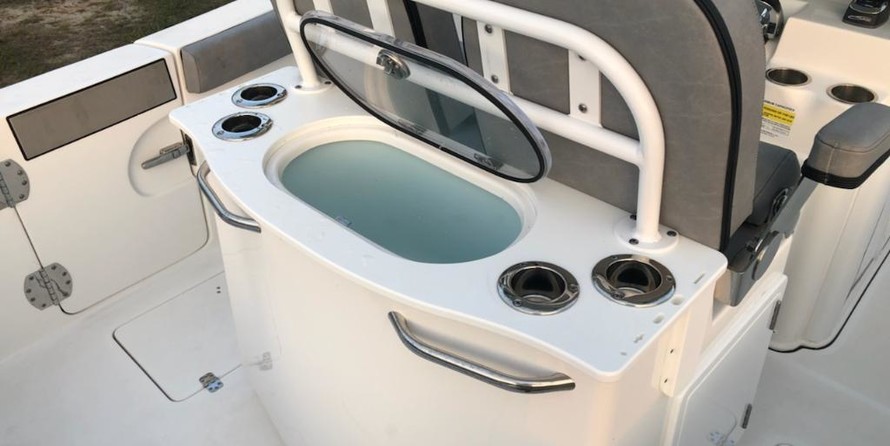 Angler Pro Boats 2900 center console