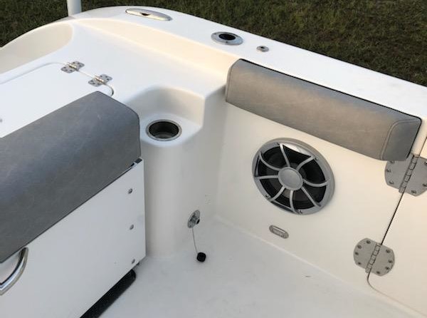 Angler Pro Boats 2900 center console