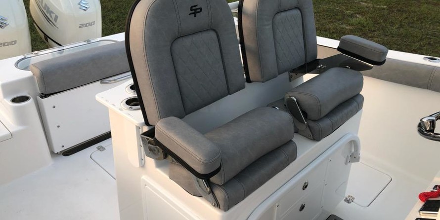 Angler Pro Boats 2900 center console