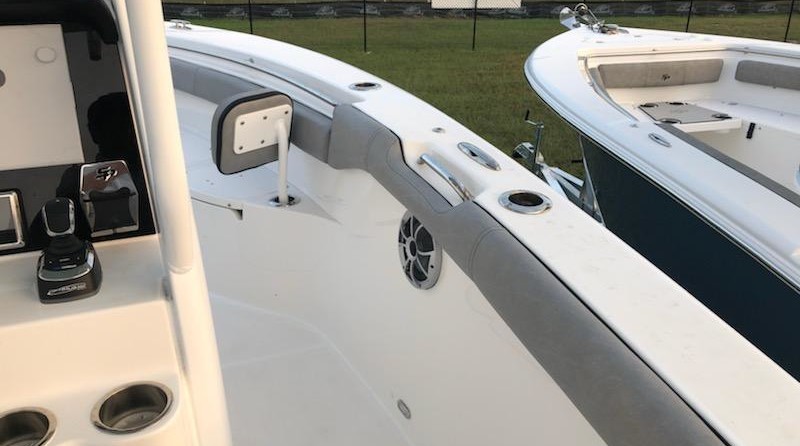 Angler Pro Boats 2900 center console