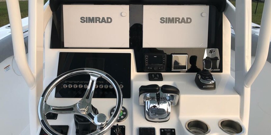 Angler Pro Boats 2900 center console